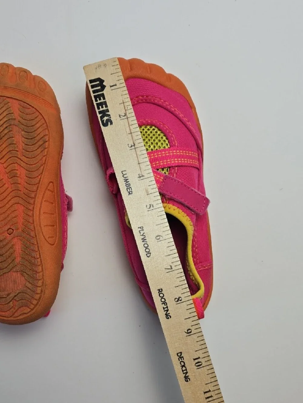 OP Water Shoes Youth Size Large 2-3